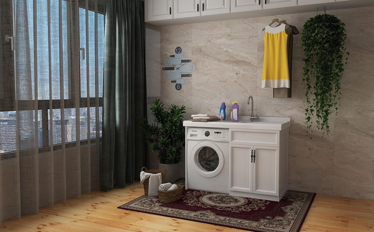 Professional maid service cleaning a modern North Vancouver home