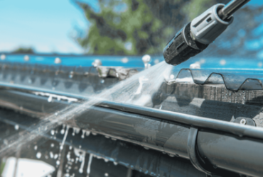 Friendly Giant Window Gutter & Roof Cleaning